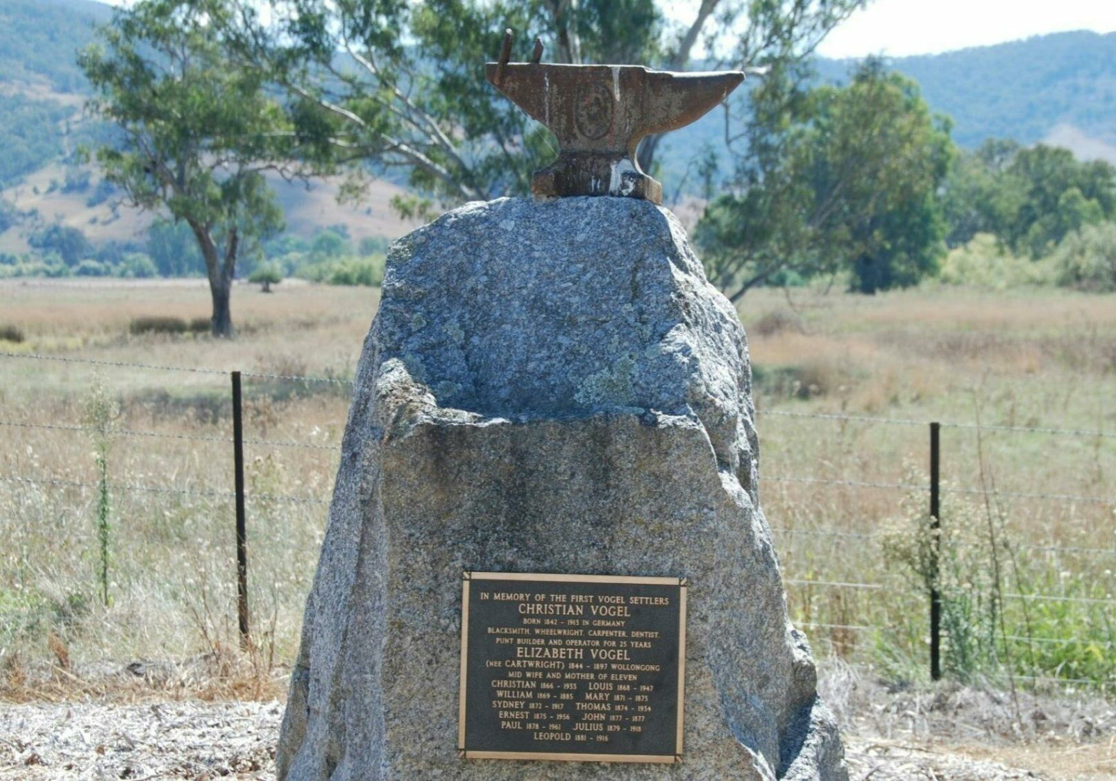 Vogel Commemorative Plaque, Tintaldra